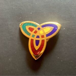 TARA Irish Celtic Trinity Knot Pin